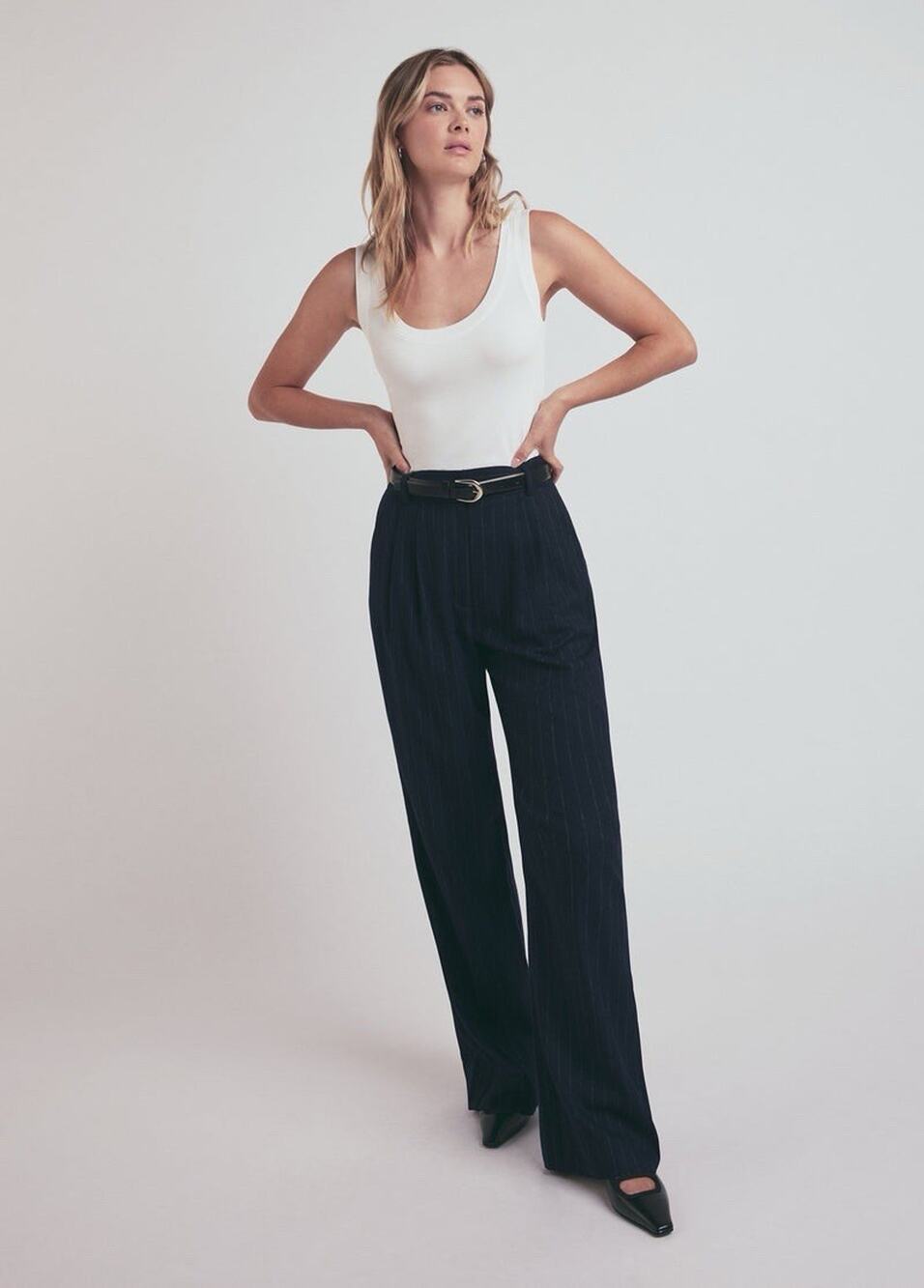 FAVORITE DAUGHTER The Favorite Pant Navy Blue Pinstripe Sz 8 Petite